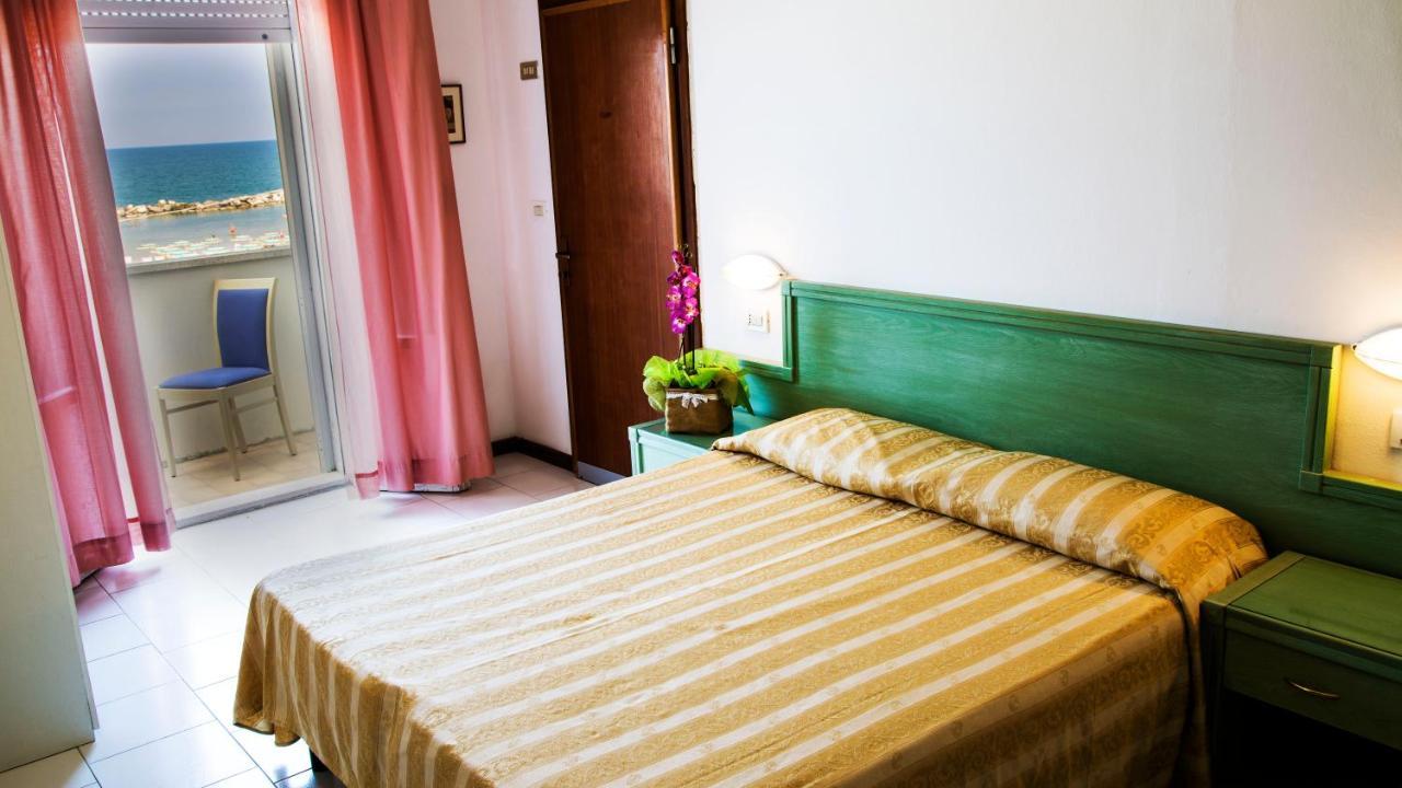 Hotel Villa Sole Resort Bellaria – Igea Marina Kültér fotó