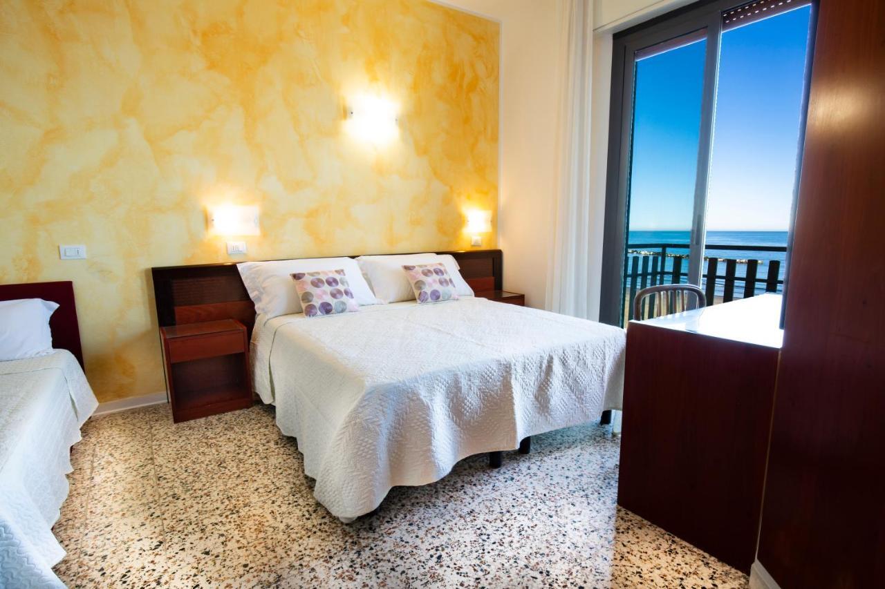Hotel Villa Sole Resort Bellaria – Igea Marina Kültér fotó
