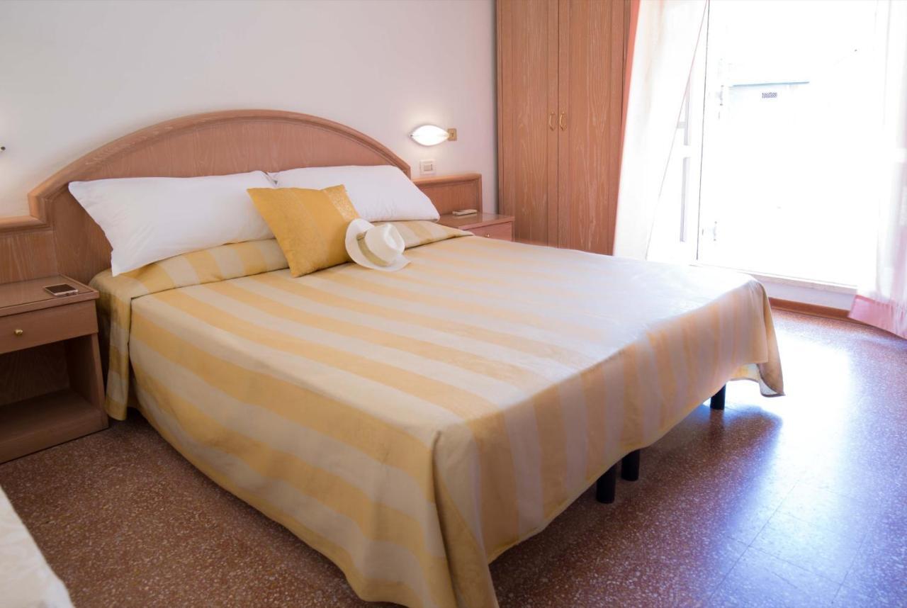Hotel Villa Sole Resort Bellaria – Igea Marina Kültér fotó
