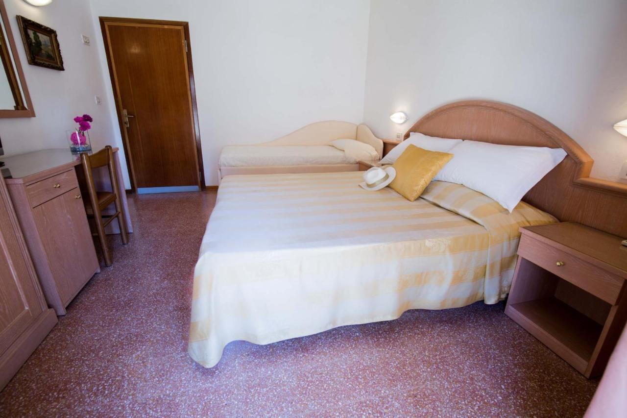 Hotel Villa Sole Resort Bellaria – Igea Marina Kültér fotó