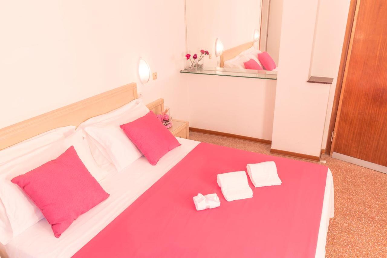 Hotel Villa Sole Resort Bellaria – Igea Marina Kültér fotó